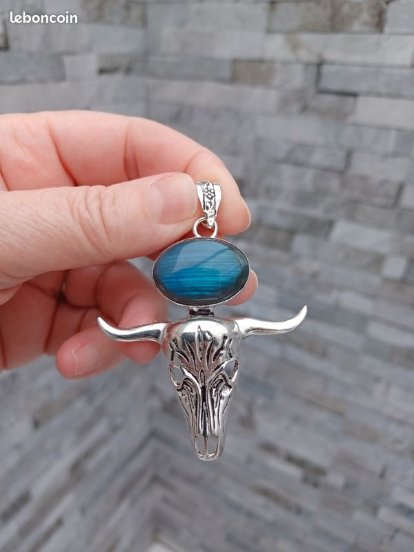 Pendentif Crâne De Buffle Sur Cordon Noir - Argenté - Métal Acier Inoxydable - Collier Animalier