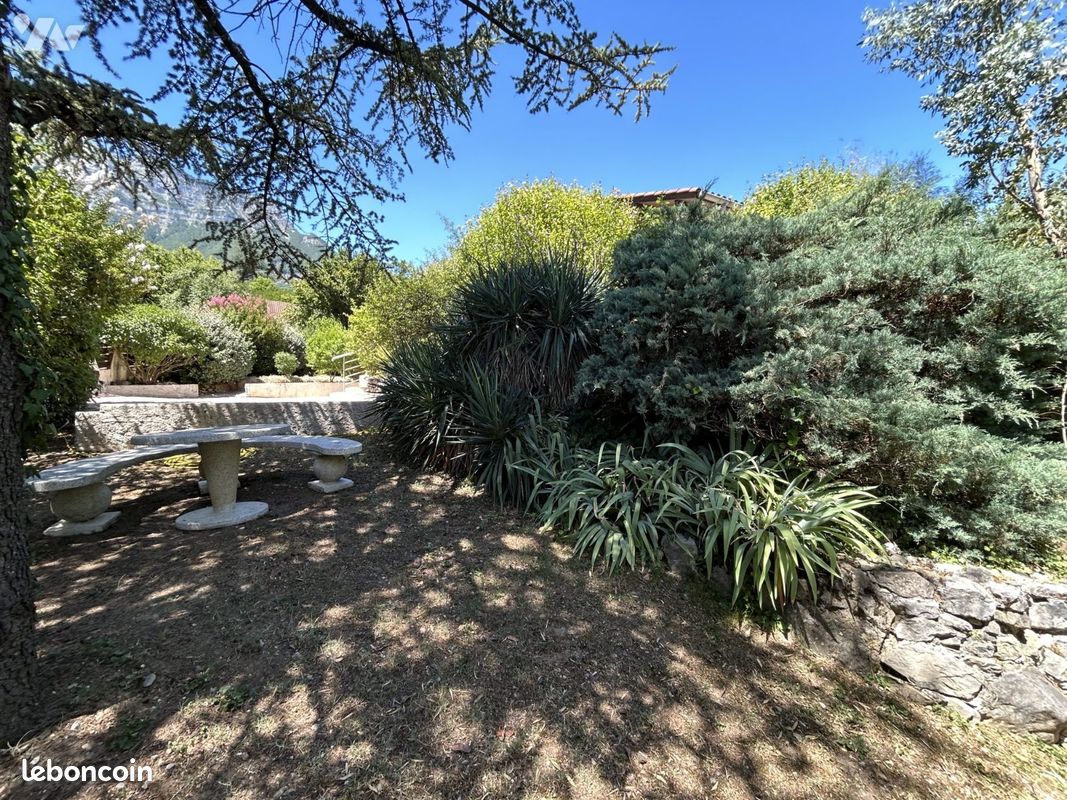 Maison 6 pièces 160 m² · à Claix · 160 m² · 423 000 €