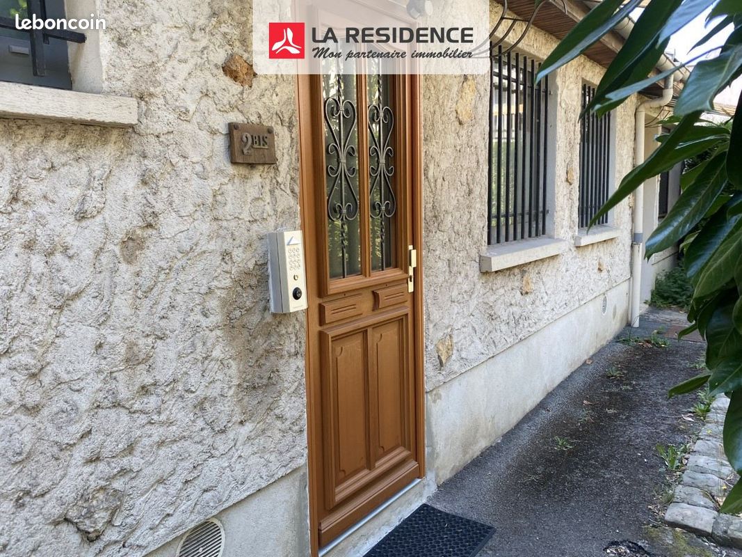 Appartement 1 pièce 26 m² · à Neauphle-le-Château · 26 m² · 615 €/mois