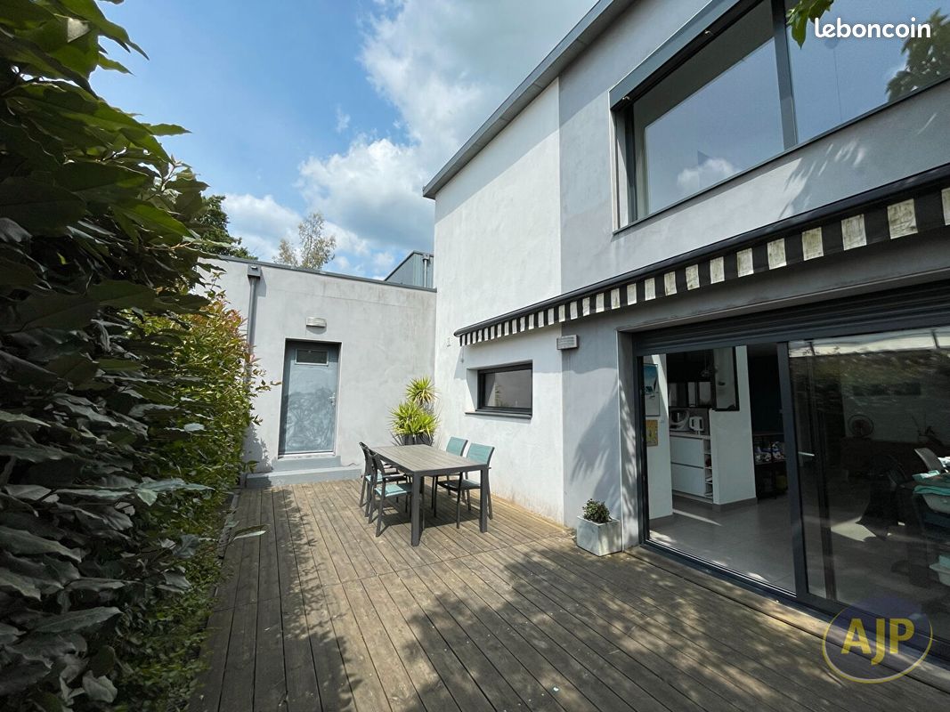 Maison 6 pièces 163 m² · à Saint-Herblain · 163 m² · 1 830 €