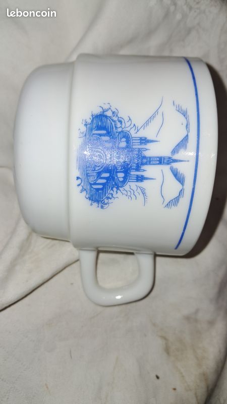 Tasse arcopal à café lourdes(hj) (image 1)