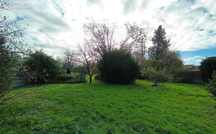 Terrain 927 m² · à Othis · 175 000 €