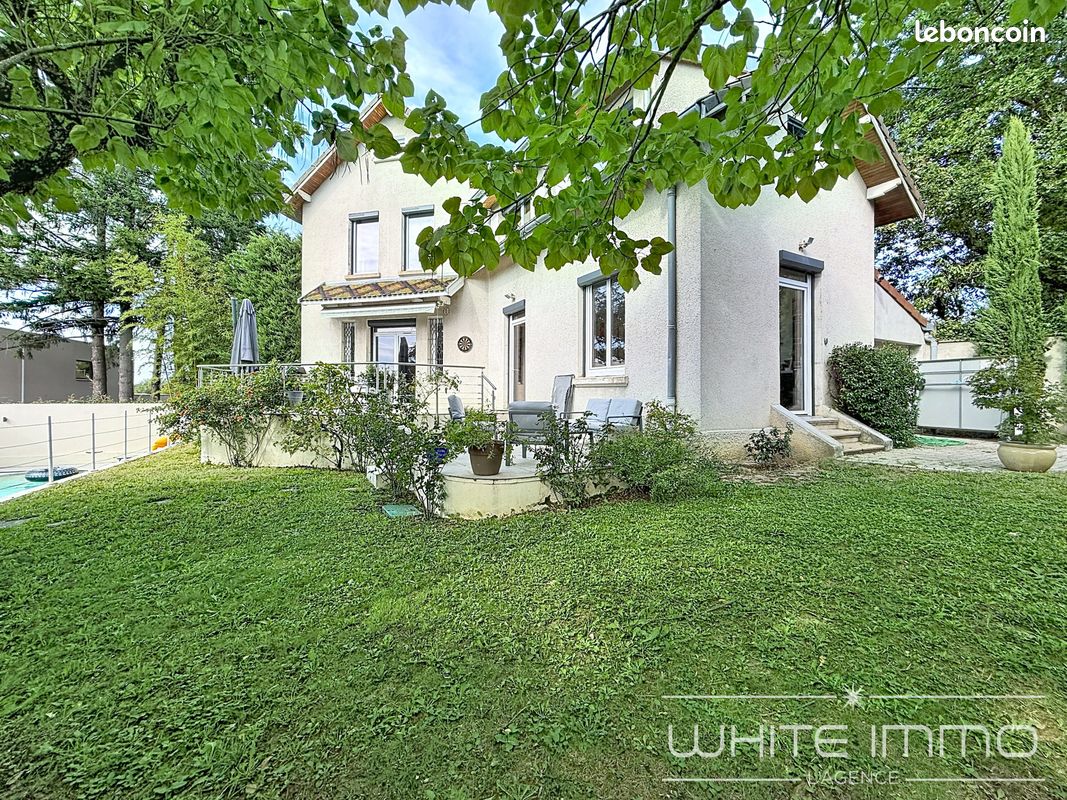 Maison 6 pièces 169 m² · à Francheville · 169 m² · 748 000 €