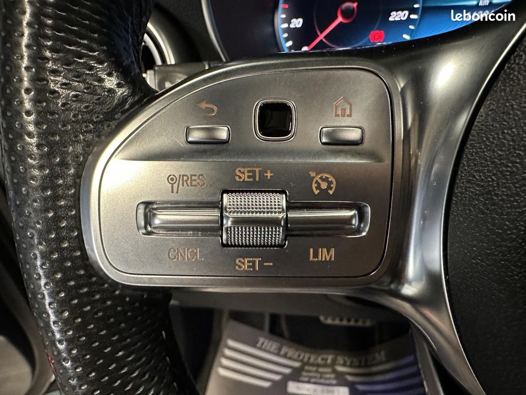 MERCEDES-BENZ GLC COUPE 2.0 300 D 245 AMG LINE 9G-Tronic (image 20)