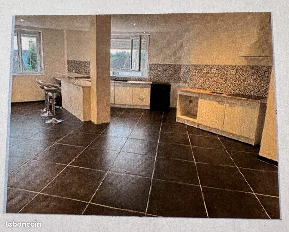 Appartement 4 pièces 130 m² · à Charleville-Mézières · 130 m² · 970 €/mois