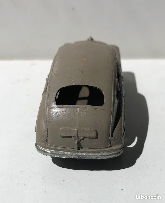 Dinky toys France, ford vedette 1949 réf 24Q, superbe etat