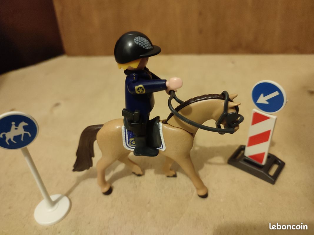 26 / Playmobil 9260 – Policier avec cheval (image 8)