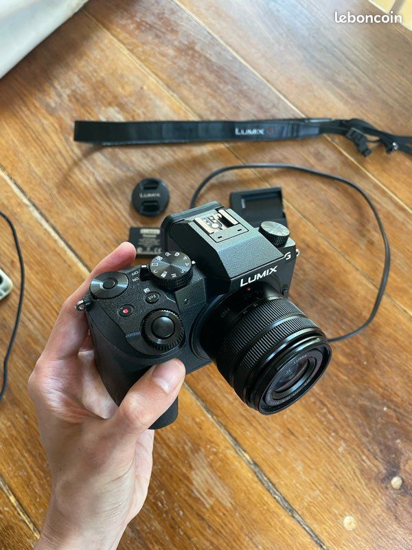 Appareil photo vidéo Panasonic Lumix G7 – Hybride 4K 16MP + objectif (image 2)