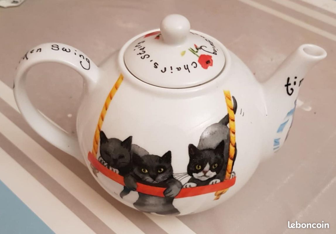 Théière anglaise décorée de chats, tisanière avec chatons