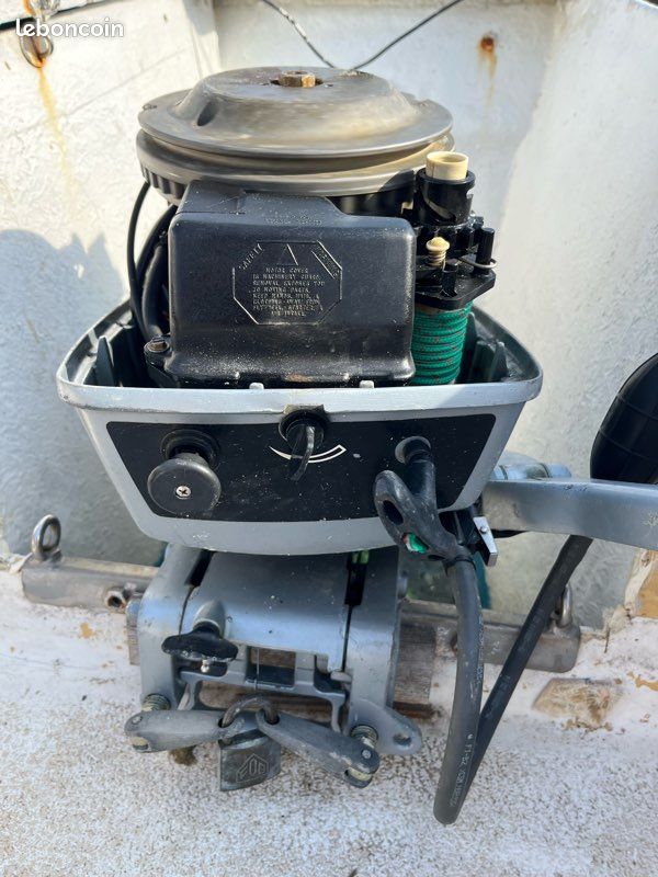 Moteur hors-bord Evinrude (image 2)