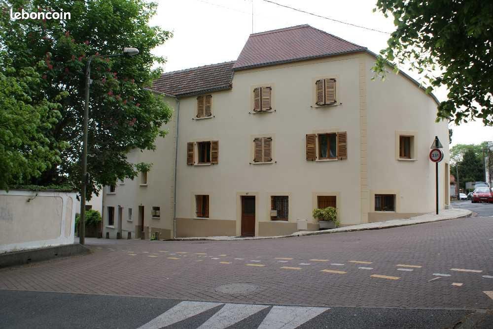Studio 1 pièce 30 m² (image 1)