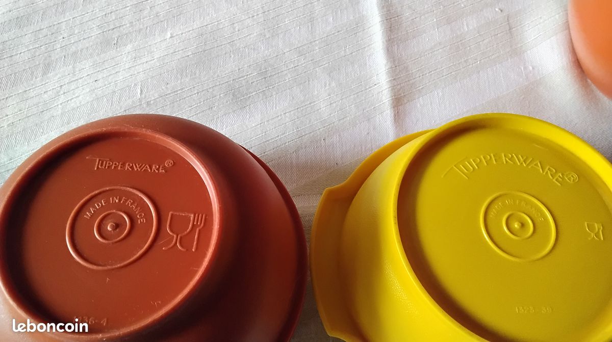 Grande boîte Tupperware soleil jaune vintage - Arts de la table