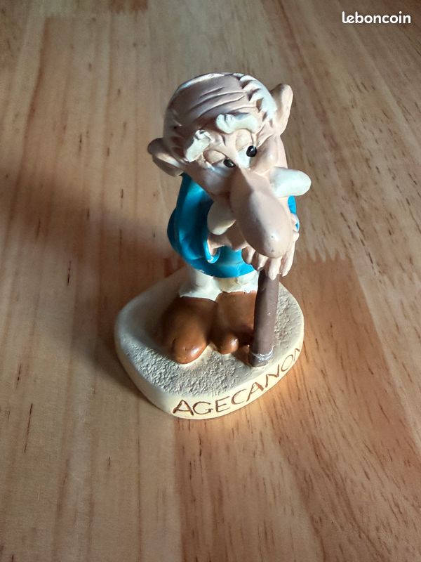 Astérix & Obélix - FIGURINE ASTERIX EN RESINE PLASTOY ALBERT RENE 2000 Tbe Praline 456045768