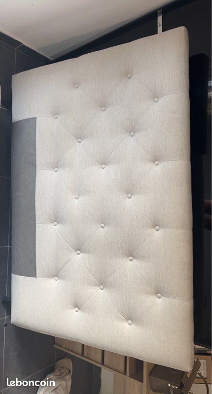 Tête de lit (image 1)