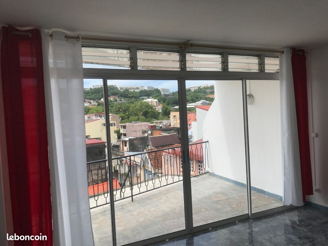 Appartement 4 pièces 90 m² · à Fort-de-France · 90 m² · 770 €
