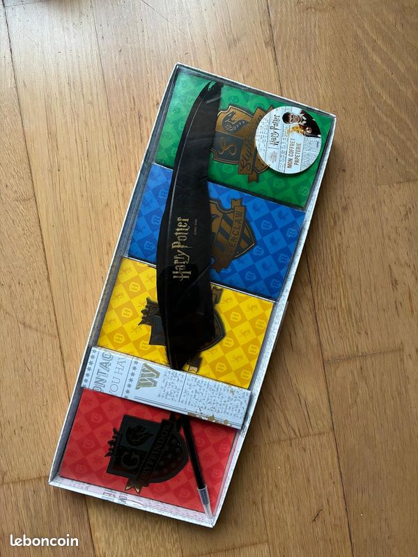 Harry Potter Coffret papeterie avec plume et carnets PlayBac (image 1)