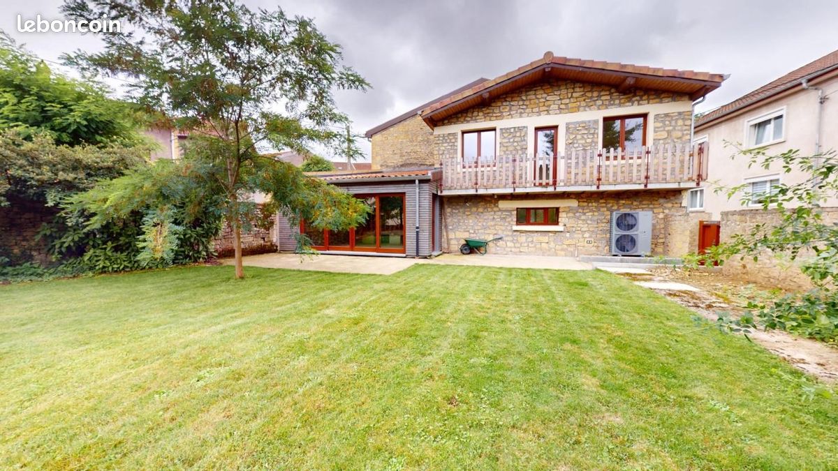 Maison 5 pièces 183 m² · à Saint-Jean-lès-Longuyon · 183 m² · 340 000 €
