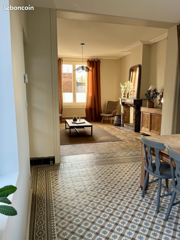 Maison 5 pièces 150 m² · à Beaucamps-Ligny · 150 m² · 1 990 €/mois
