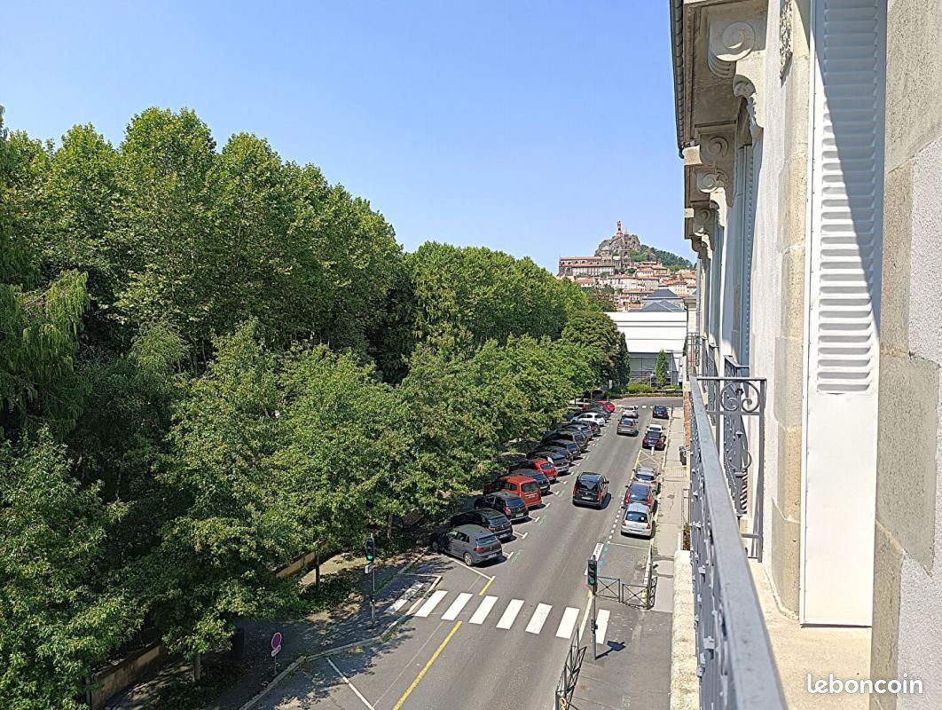 Appartement 5 pièces 207 m² · à Le Puy-en-Velay · 207 m² · 275 000 €