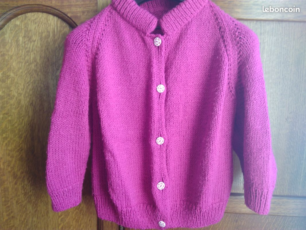 Gilet rose foncé fait main (image 1)