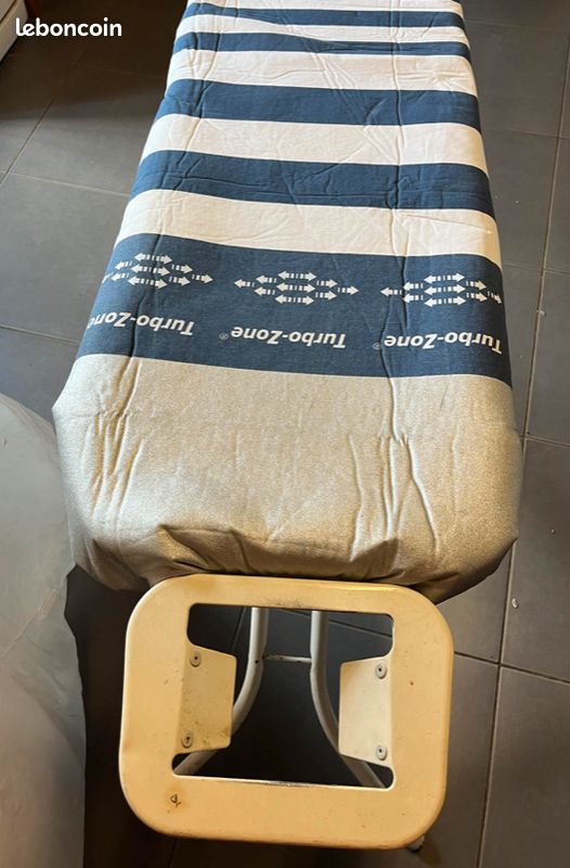 Table à repasser (image 3)