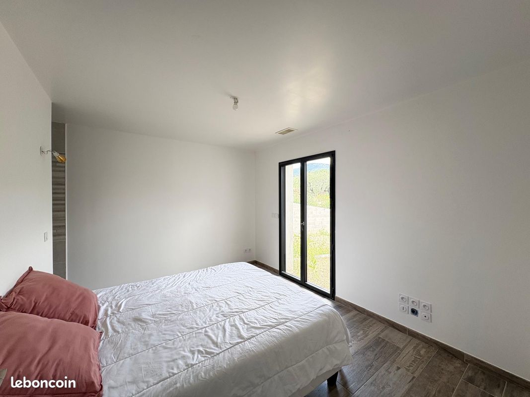VILLA NEUVE - 2023 Villa de Plain-Pied 140 m² • Piscine • 34700 Saint Jean de la Blaquiere (image 7)
