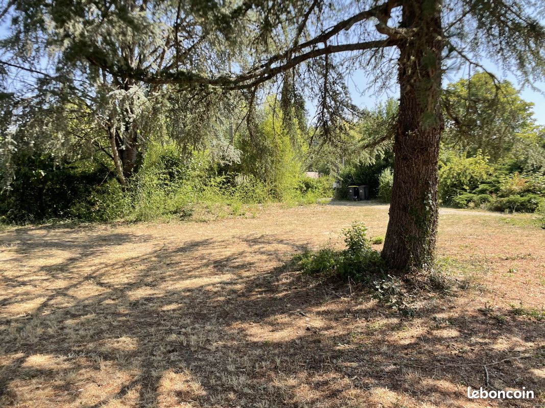 Terrain 810 m² · à Bouloc · 810 m² · 110 000 €