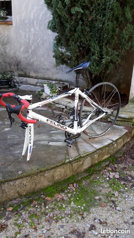 Vends vélo course (image 1)