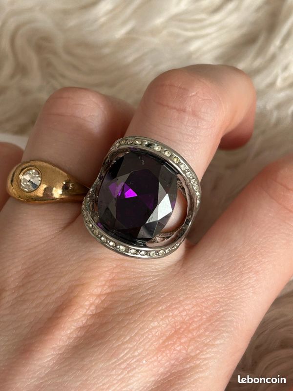 Jolie bague vintage argenté et strass violet (image 4)