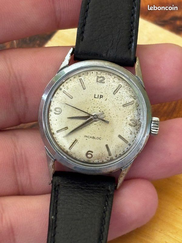 VINTAGE MONTRE LIP DIAM. 29 mm UN ANCIEN CADRAN STOCK LIP