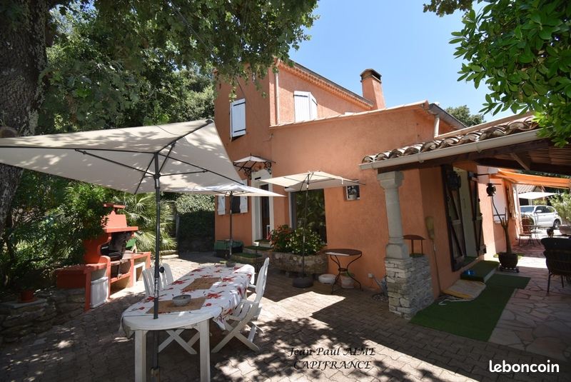 Maison 6 pièces 152 m² · à Saint-Julien-de-Peyrolas · 152 m² · 88 700 €
