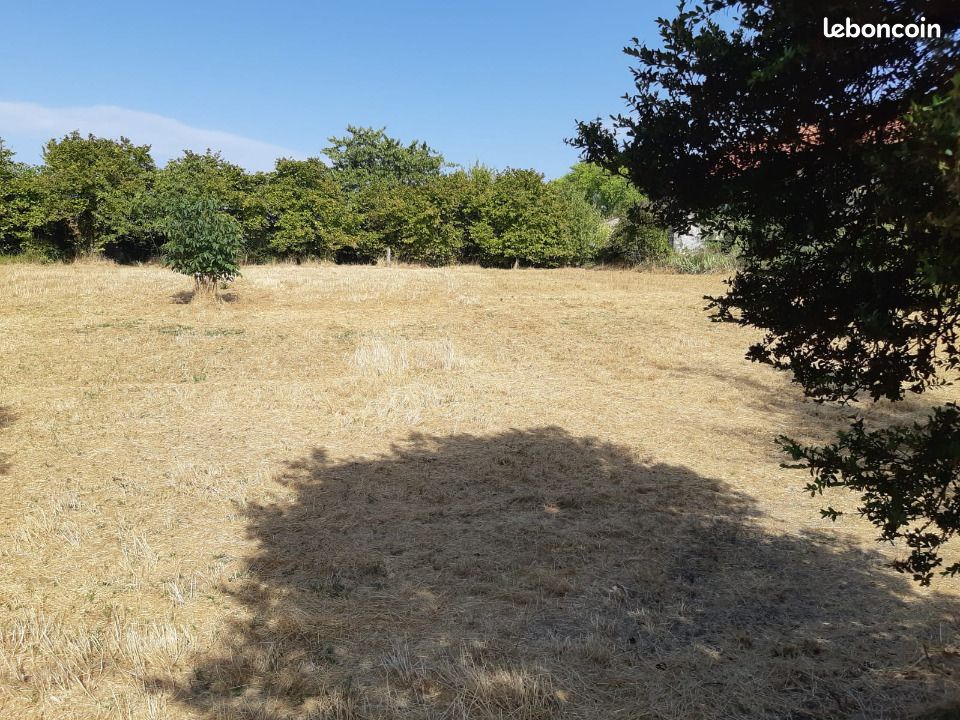 Terrain 1 744 m² Matha · 59 500 €