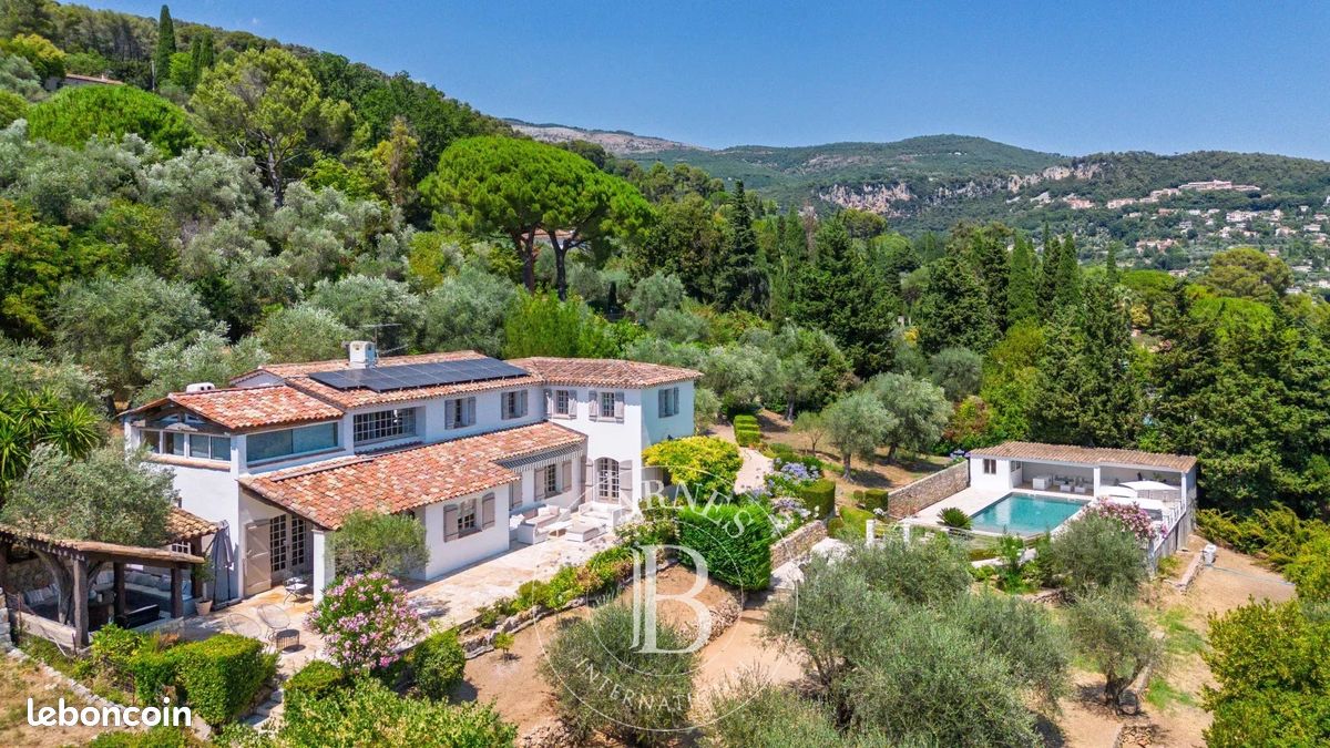 Maison 7 pièces 220 m² · à Grasse · 220 m² · 1 950 000 €