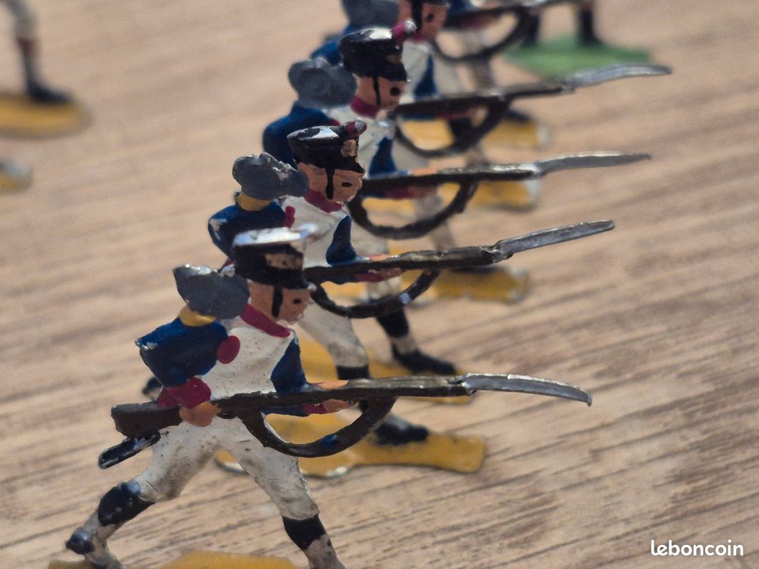 Plats d'étan - Znnfguren - Flat tn : 30 soldats russes 1er empre Borodno 1 | eBay
