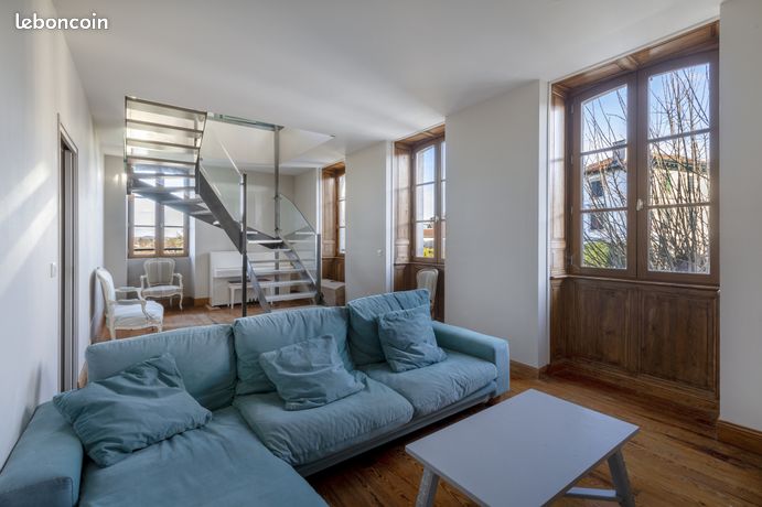 Maison 8 pièces 245 m²