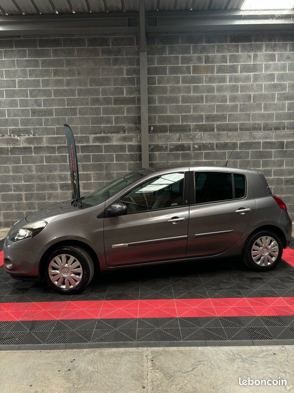 Renault Clio 3 Phase 2 Ice Watch 1.5 dCi 90 – 128 000 km – Garantie – Kit Distribution Neuf (image 3)