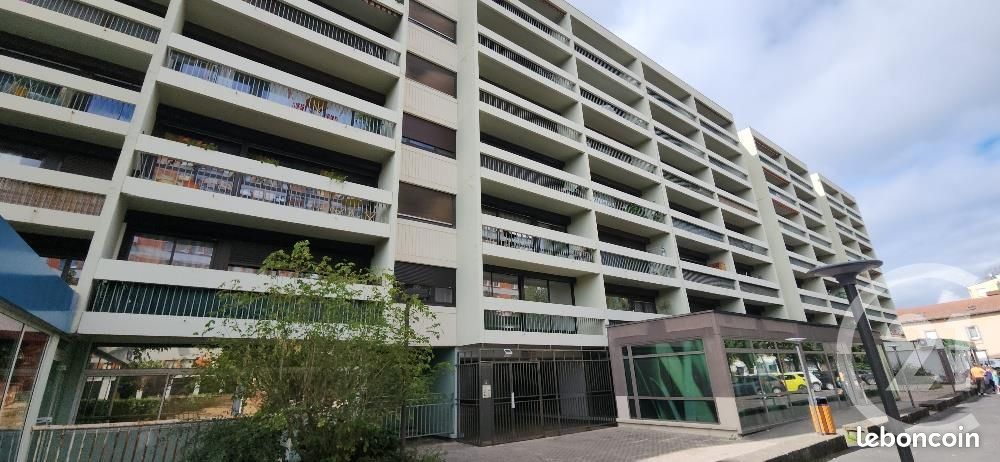 Appartement 2 pièces 37 m² · à Aurillac · 37 m² · 65 000 €