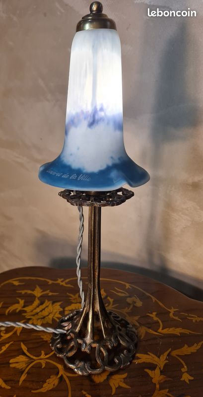 Lampe bronze art nouveau tulipe pate de verre signé lumieres de la ville 40x12 (image 1)
