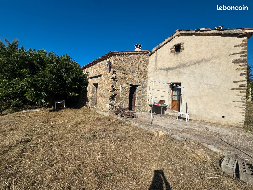 Maison 7 pièces 222 m² · à Saint-André-de-Rosans · 222 m² · 145 000 €