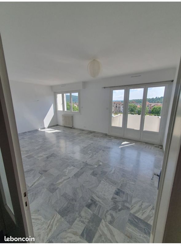 Appartement 3 pièces 75 m² · à Villefranche-de-Rouergue · 75 m² · 620 €/mois
