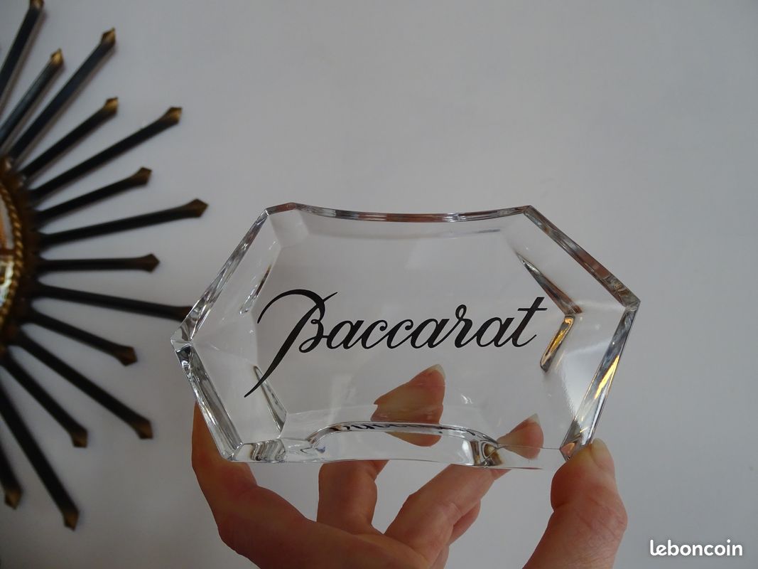 BACCARAT Presse papier présentoir magasin cristal Baccarat signé (image 1)
