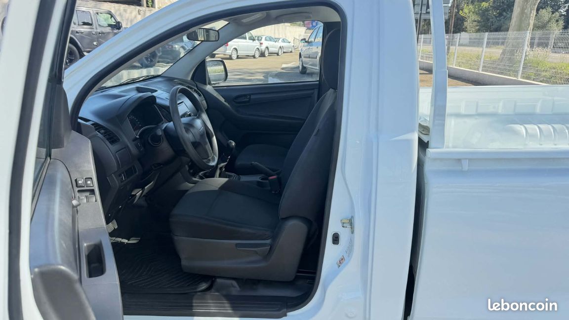 Isuzu D-max 2.5 Turbo Diesel163cv 4X2 Single Cab Pick-Up (image 8)