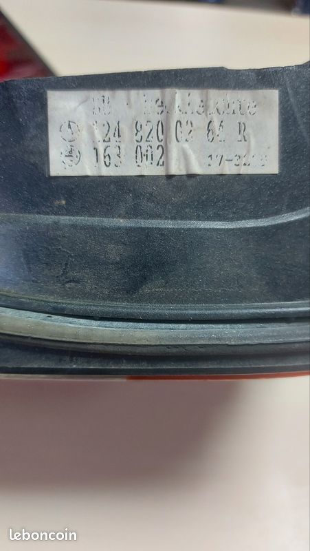 Feu arrière droit d'origine - Mercedes-Benz W124 (image 2)