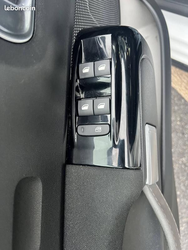 Citroën C3 III 1.5 BlueHDi 100ch Feel Business (image 13)