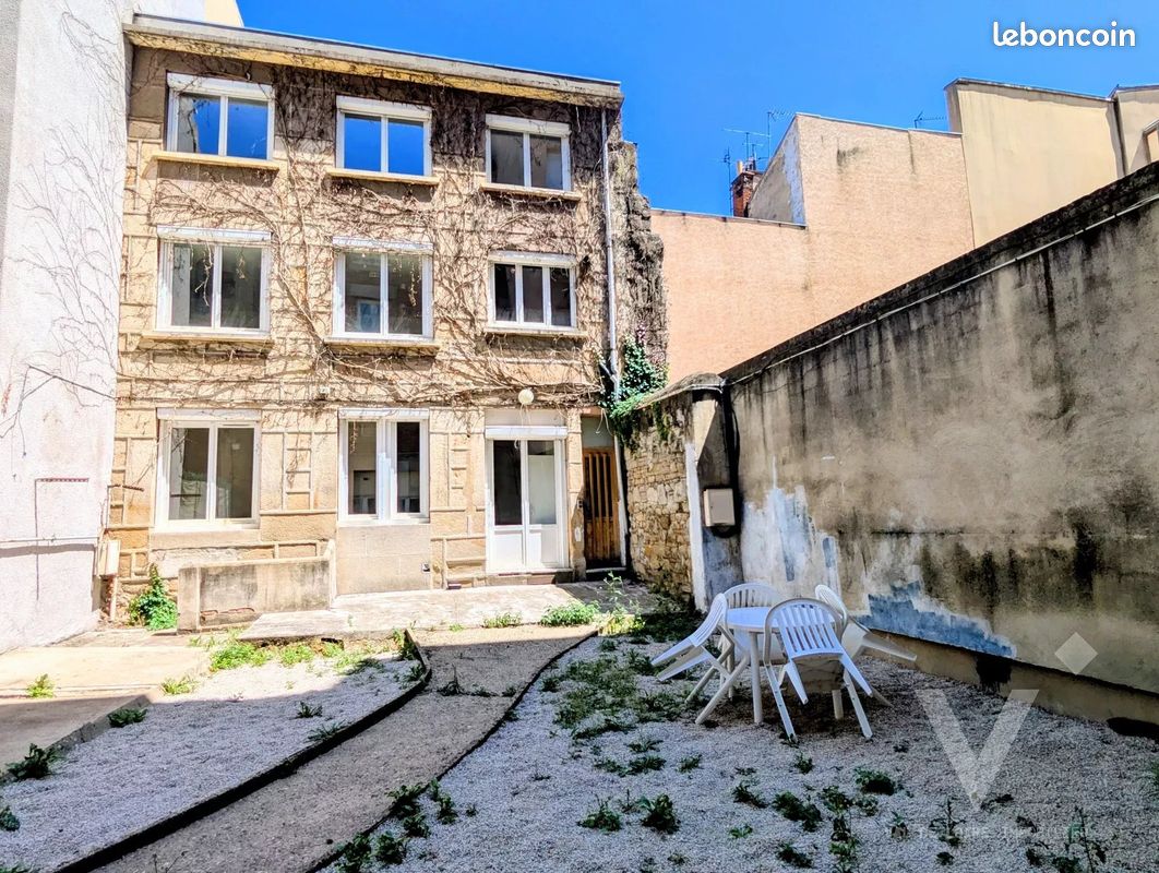 Immeuble 6 pièces 126 m² · à Saint-Étienne · 126 m² · 129 900 €