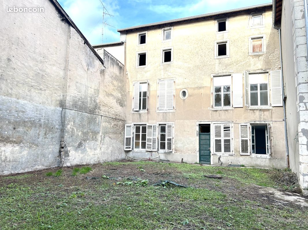 Immeuble 328 m² · à Toul · 328 m² · 117 000 €