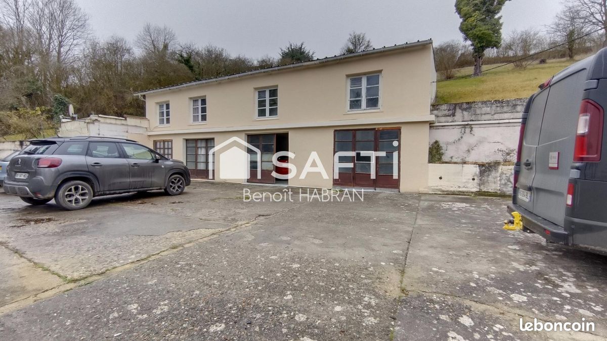 Maison 7 pièces 130 m² · à Auffreville-Brasseuil · 130 m² · 230 000 €