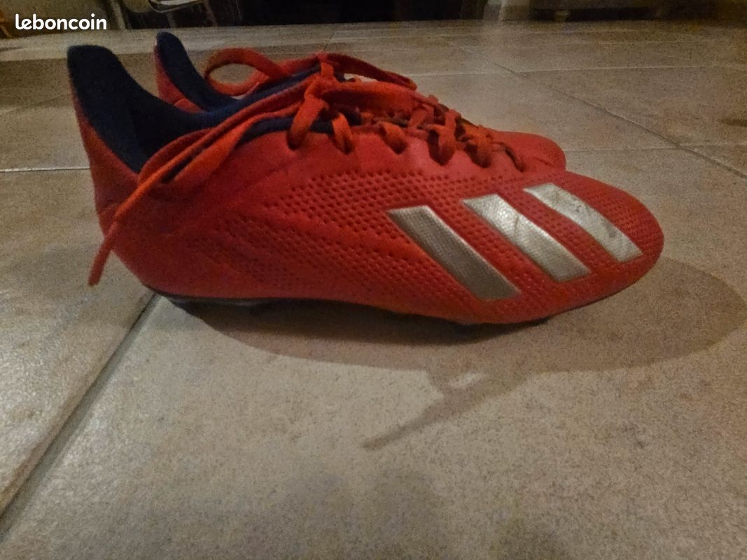 Crampons adidas taille 40 en très bon état (image 2)