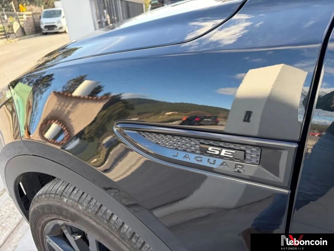 Jaguar E-pace 2.0 D180 180 R-DYNAMIC SE AWD BVA (image 11)