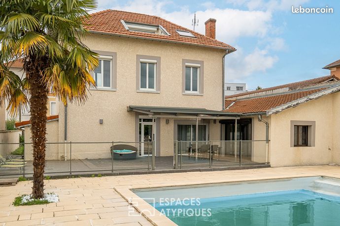 Maison de ville 7 pièces 213 m²